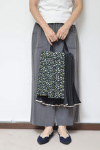 Load image into Gallery viewer, 代官山 蔦屋書店出品中/PLEATED BAG/SMALL_G