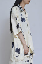 Load image into Gallery viewer, OPEN COLLAR SH_FLOWER/FLOWER