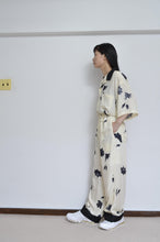 Load image into Gallery viewer, WIDE AND EASY PT_FLOWER/BLK PAISLEY
