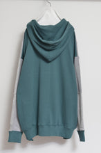 画像をギャラリービューアに読み込む, TWO-TONE HOODIE_GREEN/MIND GAME print/02 size