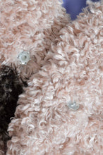 Load image into Gallery viewer, 代官山 蔦屋書店出品中/WAVY FUR COAT