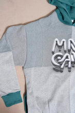 画像をギャラリービューアに読み込む, TWO-TONE HOODIE_GREEN/MIND GAME print/02 size