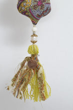 画像をギャラリービューアに読み込む, SCARF CUSHION ORNAMENT_B