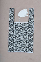Load image into Gallery viewer, 01_FLOWER LACE CONVINI-BAG_TWO-TONE/WHT×ASS