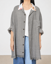 이미지를 갤러리 뷰어에 로드 , Tablecloth collar fringe shirt / linen herringbone_B