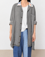 이미지를 갤러리 뷰어에 로드 , Tablecloth collar fringe shirt / linen herringbone_C