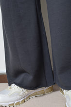 Load image into Gallery viewer, 代官山 蔦屋書店出品中/BACK PILE WIDE FLARE PT_fab-graff_BLK_01size