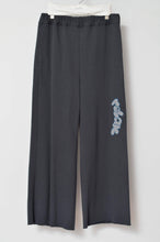 Load image into Gallery viewer, 代官山 蔦屋書店出品中/BACK PILE WIDE FLARE PT_fab-graff_BLK_01size