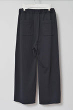 Load image into Gallery viewer, 代官山 蔦屋書店出品中/BACK PILE WIDE FLARE PT_fab-graff_BLK_01size