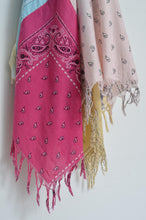 Load image into Gallery viewer, BANDANA SHAWL / ASS