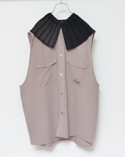画像をギャラリービューアに読み込む, PLEATED COLLAR SLEEVELESS SHIRT_B