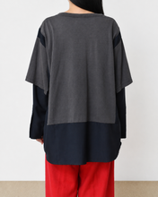 Load image into Gallery viewer, Fake layered T-shirt / BLACK_E