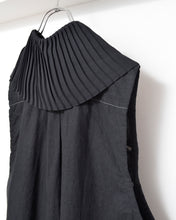 將圖片載入圖庫檢視器 PLEATED COLLAR SLEEVELESS SHIRT_C