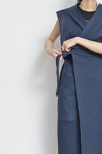 Load image into Gallery viewer, MESH ROBE OP / NAVY