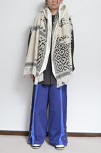 Load image into Gallery viewer, tsutae SHAWL HOODIE_SHUMAG / OFF WH×BLK