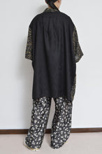 Load image into Gallery viewer, FLORAL MIX OPEN COLLAR SH /02