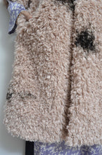Load image into Gallery viewer, 代官山 蔦屋書店出品中/WAVY FUR COAT
