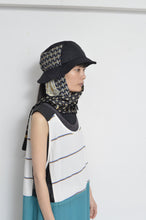 Load image into Gallery viewer, SCARF DROOPY BAGUETTE HAT / BLK