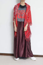 Load image into Gallery viewer, BANDANA SHAWL / RED