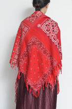Load image into Gallery viewer, BANDANA SHAWL / RED