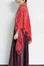 Load image into Gallery viewer, BANDANA SHAWL / RED