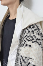 Load image into Gallery viewer, tsutae SHAWL HOODIE_SHUMAG / OFF WH×BLK