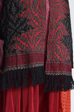 Load image into Gallery viewer, tsutae SHAWL BORELO_SHUMAG / RED×BLK