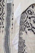 Load image into Gallery viewer, tsutae SHAWL HOODIE_SHUMAG / OFF WH×BLK