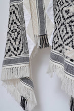 Load image into Gallery viewer, tsutae SHAWL HOODIE_SHUMAG / OFF WH×BLK