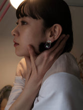 Load image into Gallery viewer, E_YAGA × YEAH RIGHT!!_Glass And Beads Hoop U Pierce