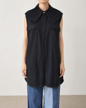 將圖片載入圖庫檢視器 PLEATED COLLAR SLEEVELESS SHIRT_C
