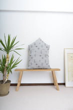 Load image into Gallery viewer, RUG CUSHION (PANSY) / B