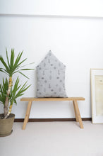 画像をギャラリービューアに読み込む, RUG CUSHION (OMAMORI) / A