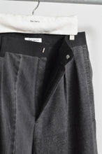 Load image into Gallery viewer, BLK DENIM WIDE TUCK PT 02
