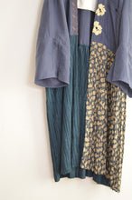 Load image into Gallery viewer, FLOWER PATCH ROBE / NAV