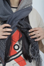 Load image into Gallery viewer, HOOD SHAWL (tsutae SPECIAL) / B