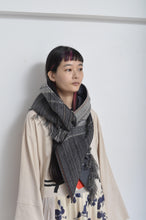 Load image into Gallery viewer, HOOD SHAWL (tsutae SPECIAL) / B