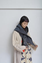Load image into Gallery viewer, HOOD SHAWL (tsutae SPECIAL) / B