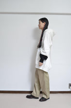 画像をギャラリービューアに読み込む, SLIT SLEEVE HOODIE (EMBROIDERY) / WHT/02_RE