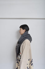 Load image into Gallery viewer, HOOD SHAWL (tsutae SPECIAL) / B