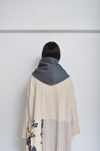 Load image into Gallery viewer, HOOD SHAWL (tsutae SPECIAL) / B