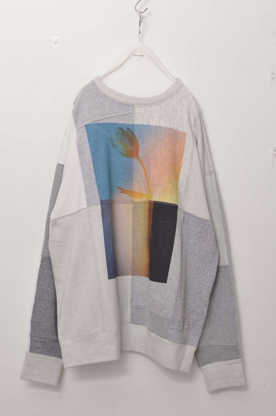 SWITCHING SWEATSHIRT P/O(w/ PRINT)/L.GRAY*dust_001