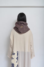 Load image into Gallery viewer, HOOD SHAWL (tsutae SPECIAL) / C