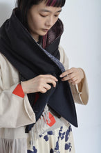 Load image into Gallery viewer, HOOD SHAWL (tsutae SPECIAL) / C