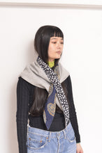 画像をギャラリービューアに読み込む, TRIANGLE SHAWL(WOOL)/GRAY-002