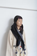 Load image into Gallery viewer, HOOD SHAWL (tsutae SPECIAL) / C