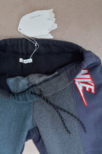 Load image into Gallery viewer, FLARED SWEAT PT / 01_DARK