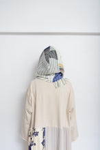 Load image into Gallery viewer, HOOD SHAWL (tsutae SPECIAL) / A