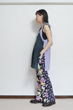 Load image into Gallery viewer, FLARED FLORAL PT 01 / ASS_C