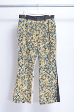 Load image into Gallery viewer, FLARED FLORAL PT 02 / ASS_B